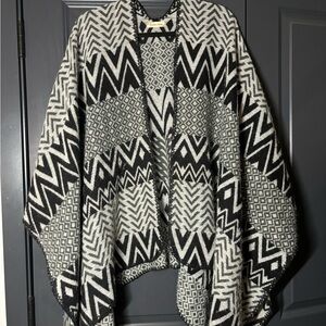 Black and White Patterned Women's Sweater Poncho Zig-Zag Pattern